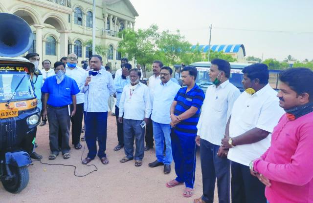 ಮನೆಯಲ್ಲೇ ಇದ್ದು ಕೊರೊನಾ ನಿರ್ಮೂಲನೆಗೆ ಸಹಕರಿಸಿ